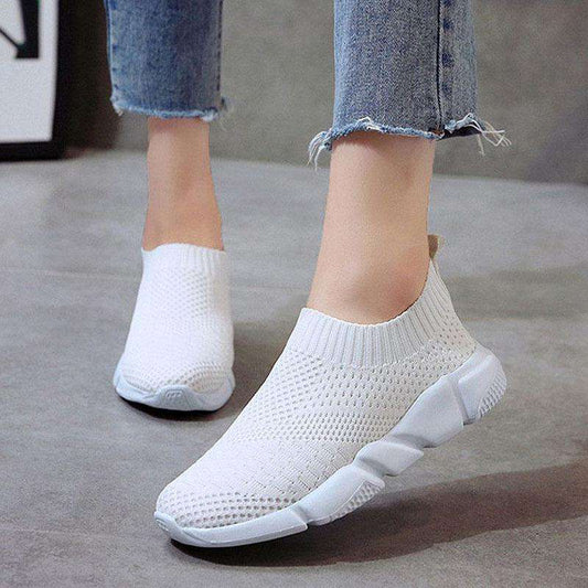 Women Shoes 2019 New Flyknit Sneakers Women Breathable Slip On Flat Shoes Soft Bottom White Sneakers Casual Women Flats Krasovki Utoper